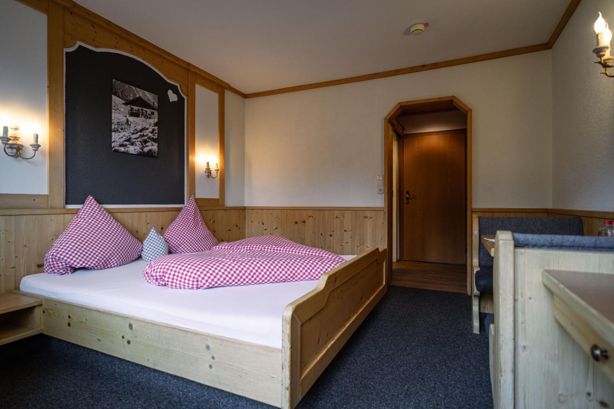 Hotel Landhaus Tirolerherz Sankt Ulrich am Pillersee Room photo